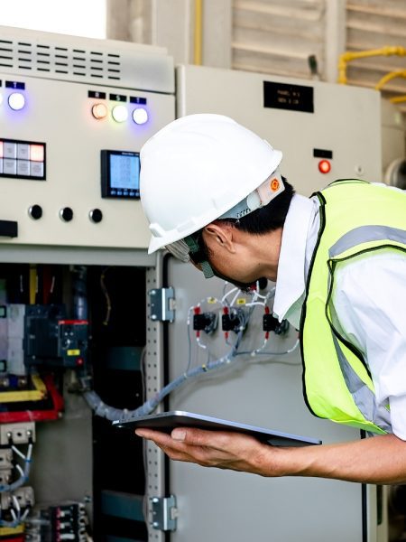 Reliable Electrical Contractor in Armstrong Creek, 4520 63